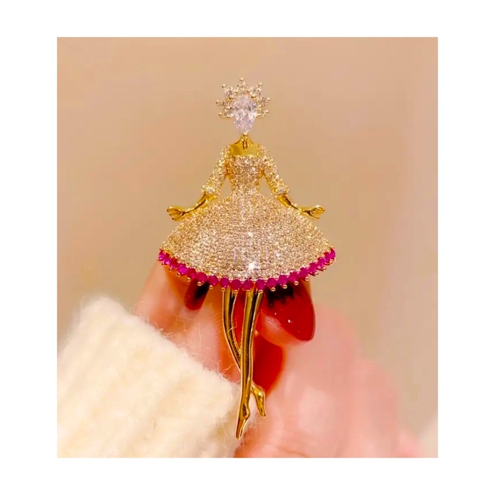 BALLET DANCER BROOCH
